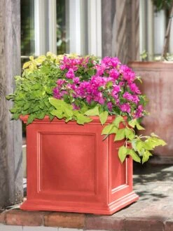 Fairfield Self-Watering Square Planter, 20” X 20” -Bloomgear Garden Shop 39 618 08477 tif